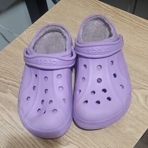 CROCS Womens' Lavender Slipper Crocs Witb Plush Lining Size 7